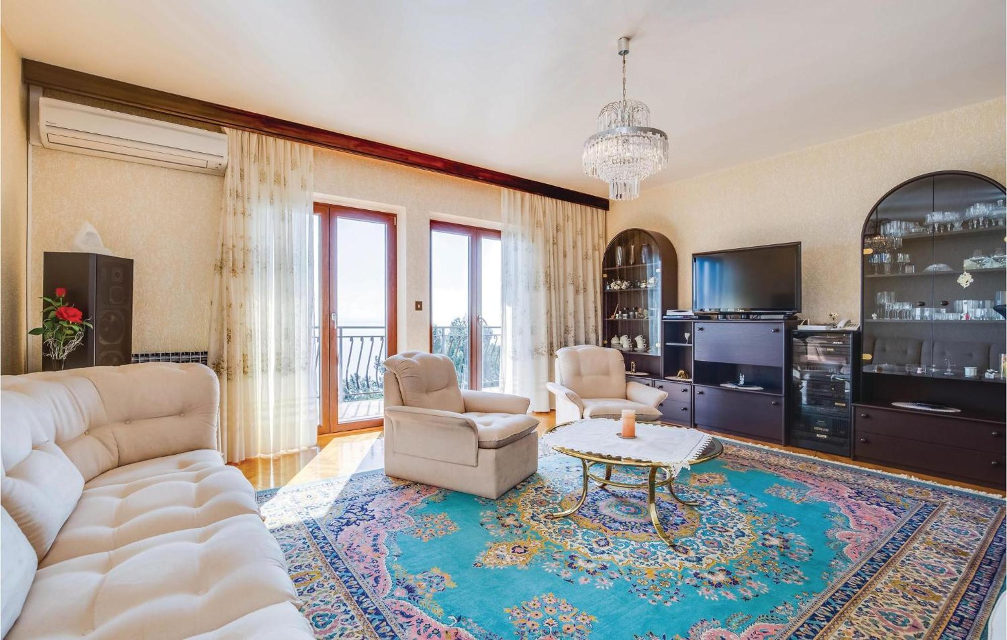 2 Bedroom Lovely Apartment In Ловран Экстерьер фото
